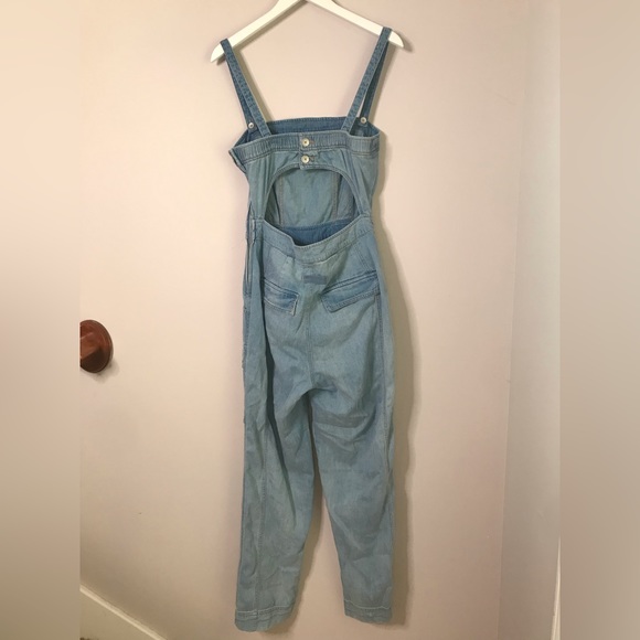 Women’s Free People Blue Denim Cargo Belted Cutout Jumpsuit Size small - Picture 2 of 11